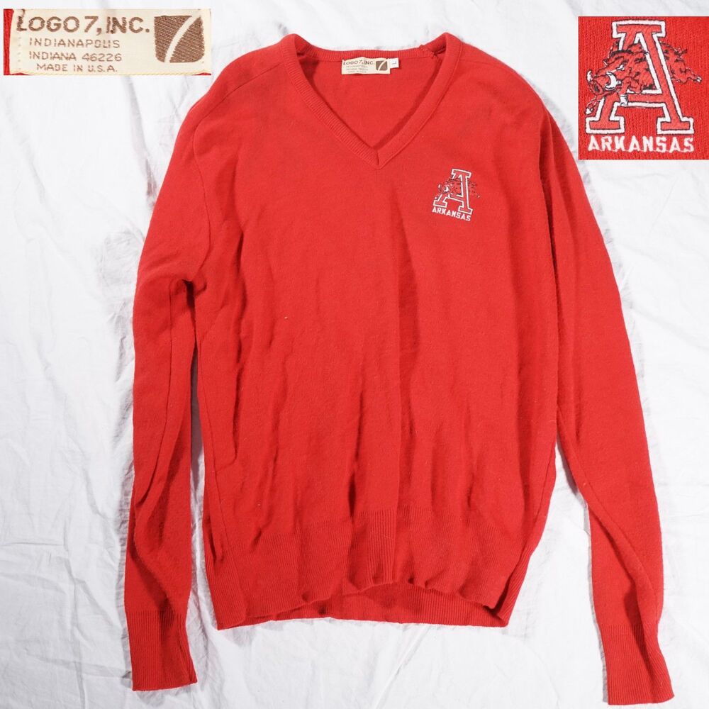 Logo 7 Vintage Arkansas Collage V Neck Sweater Red Mens Large Made in USA Logo